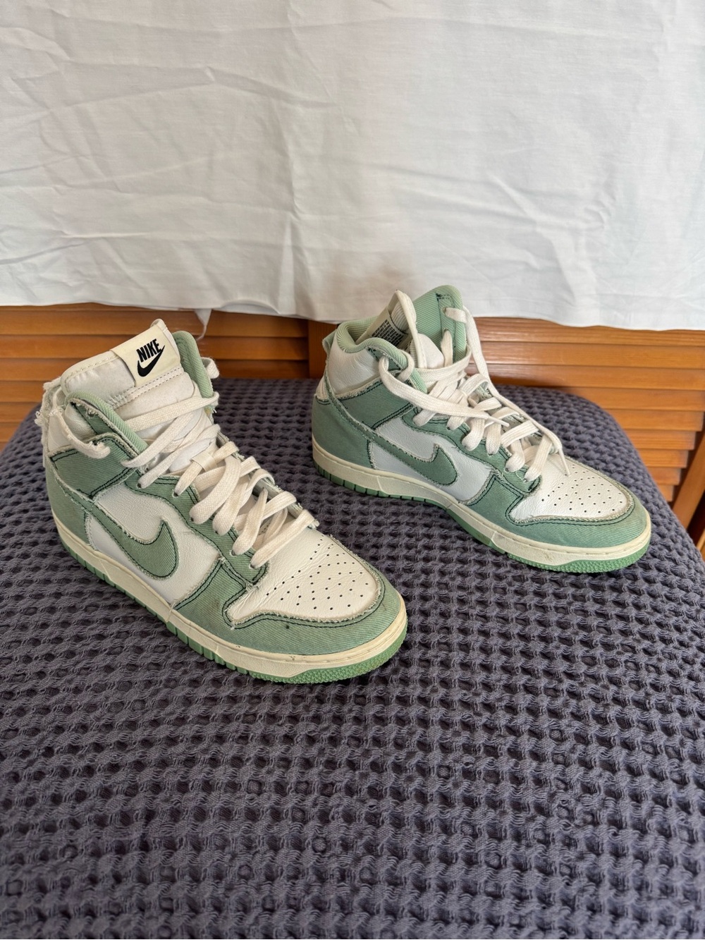 Nike Mid-Top Sneakers in Cream & Sage